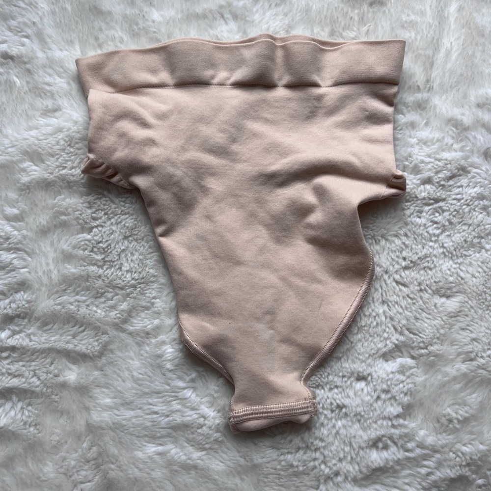 SKIMS Women's Sculpting Thong Mid Waist Shapewear Sand Beige Small RN158973 NWOT